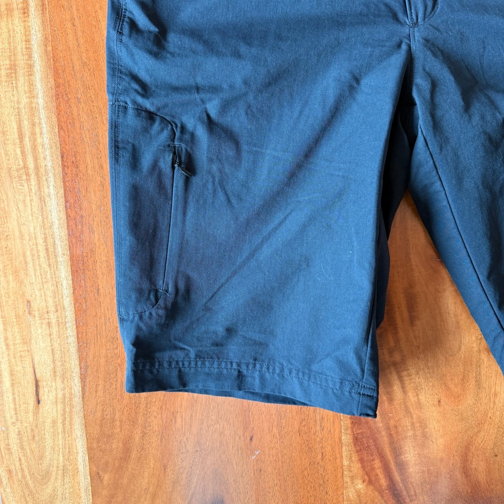 Mountain Hard Wear Women's Black Hiking Shorts Size 6 - Picture 2 of 6